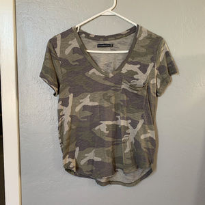 Abercrombie & Fitch V-Neck Army T-shirt